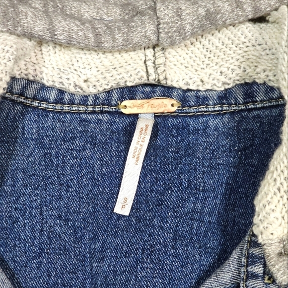 Free People Sweater Hooded Jean Jacket Size Small Blue Grey - Picture 3 of 3